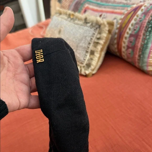 Dior Black Beret with Gold Logo - Picture 3 of 3